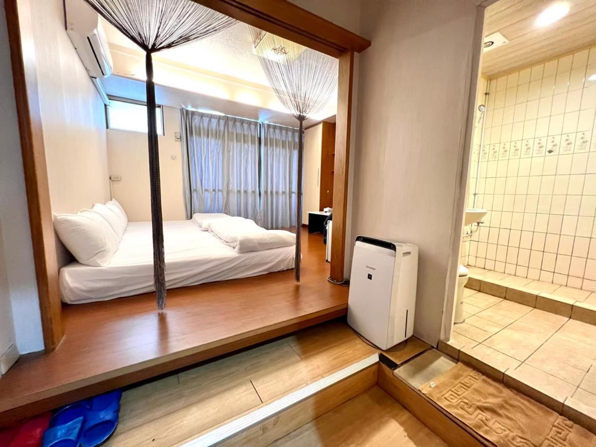 Fengjia Pig'S House Apartamento Taichung Exterior foto